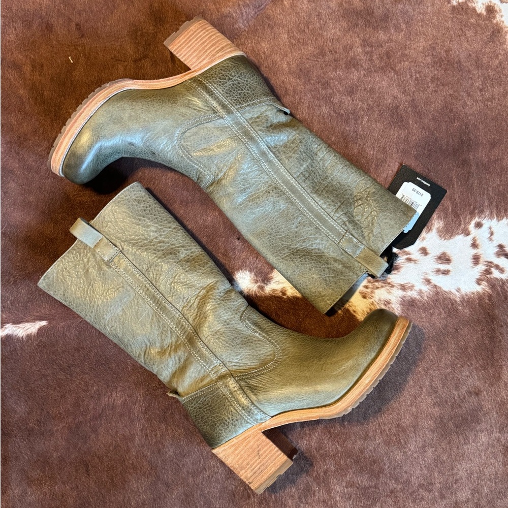 Cleo+ Wolf- sage green campus boots